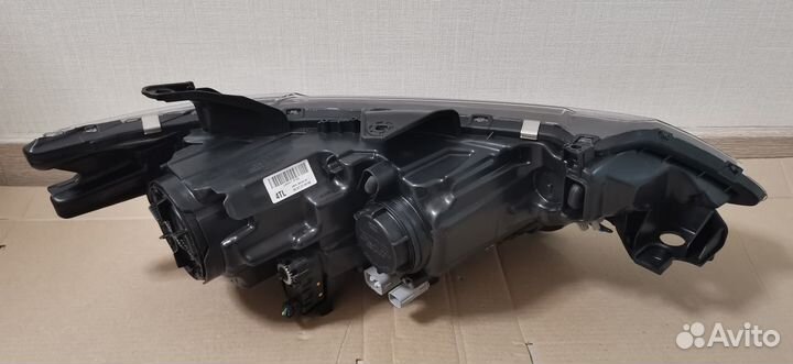 Фара передняя левая Mitsubishi Outlander 3