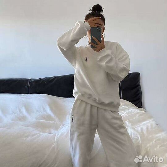 Спортивный костюм женский