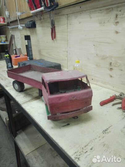 Игрушка машинка железная СССР