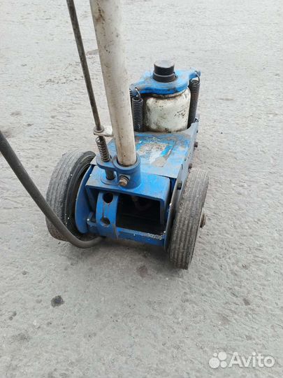 Домкрат гидравлический подкатной 35 тонн