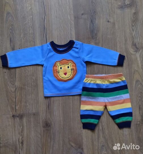 Пакетом кофты и штанишки младенцу 0-3 мес