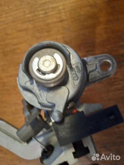 Личинка замка Audi A8 D3