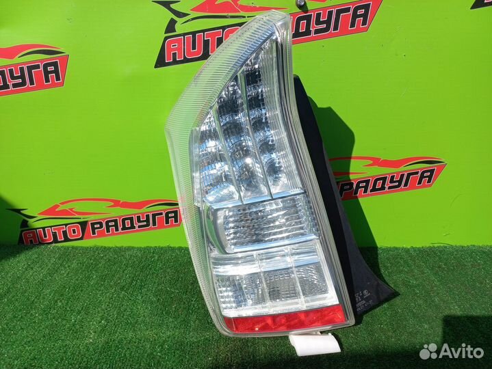 Фонарь toyota ZVW35,ZVW30 prius