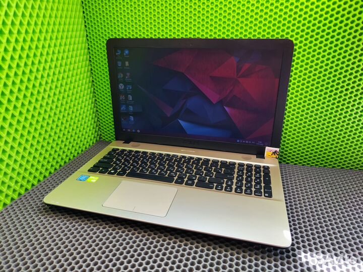 Мощный Ноутбук Асус 256ssd/W10pro/держит зар