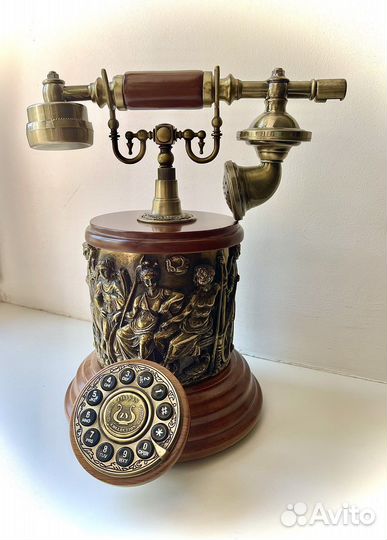 Проводной ретро телефон