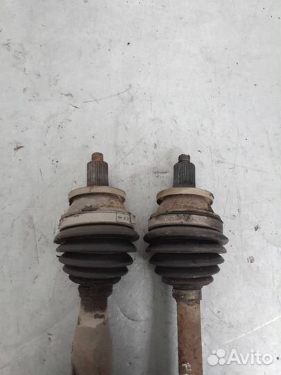 Полуось левая Volkswagen Polo 4 рест. 2008