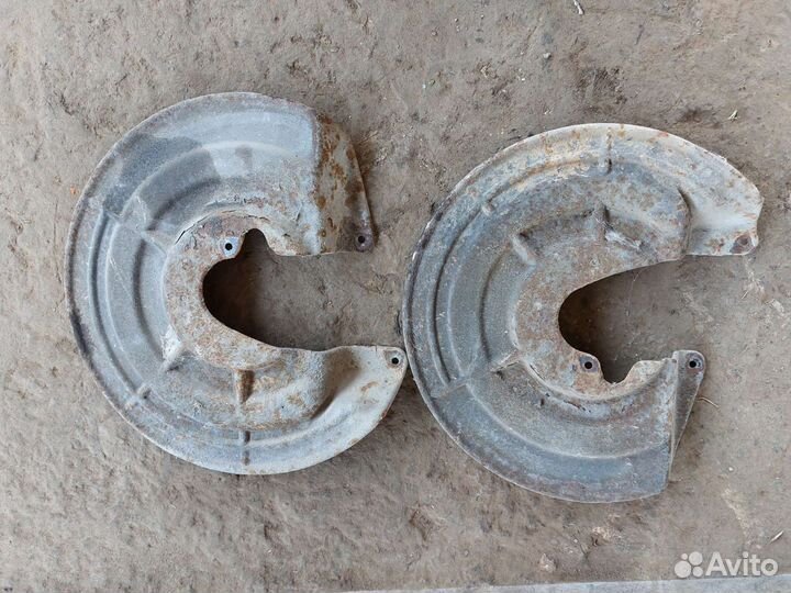 Щиток грязевой задний ситроен с5