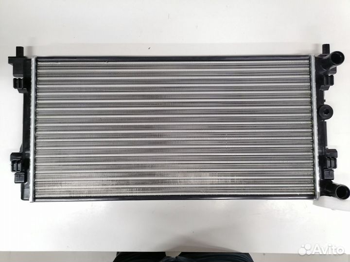 Радиатор охлаждения двс WV Polo/Rapid/Fabia