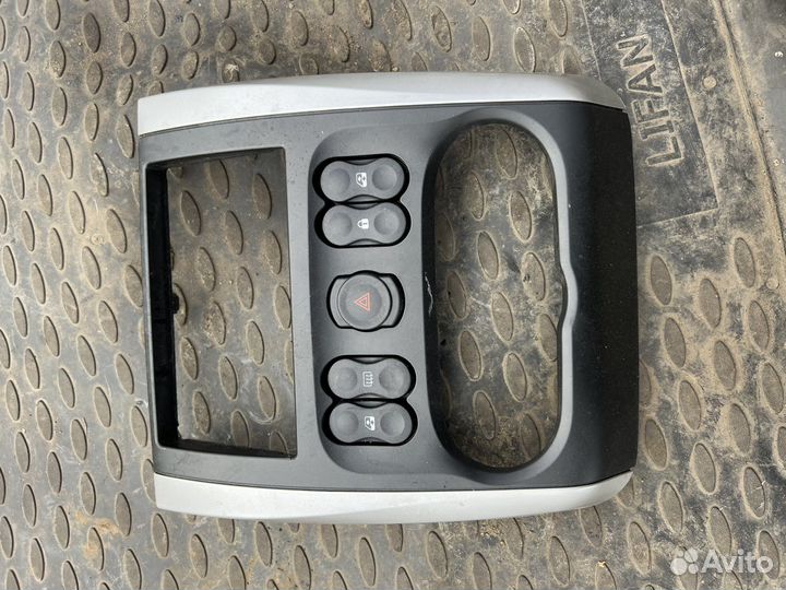 Рамка магнитолы Nissan Almera G15