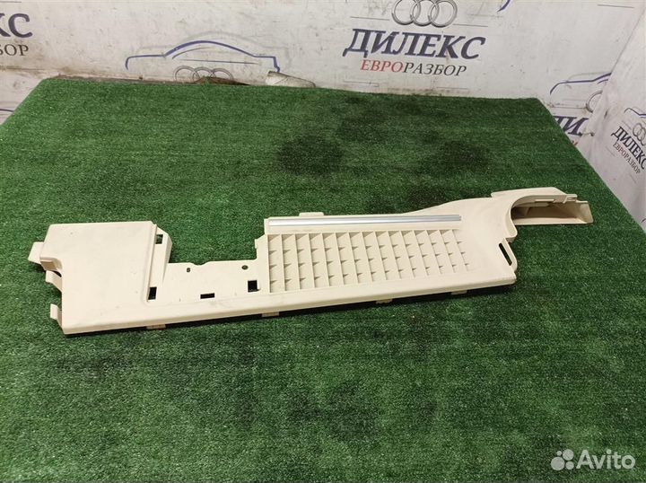 Держатель задней полки Land Rover