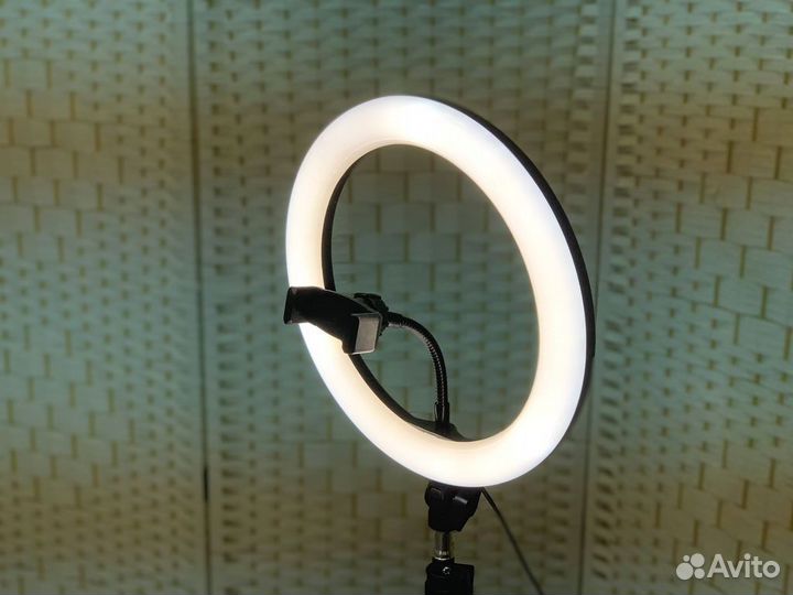Кольцевая лампа для визажиста