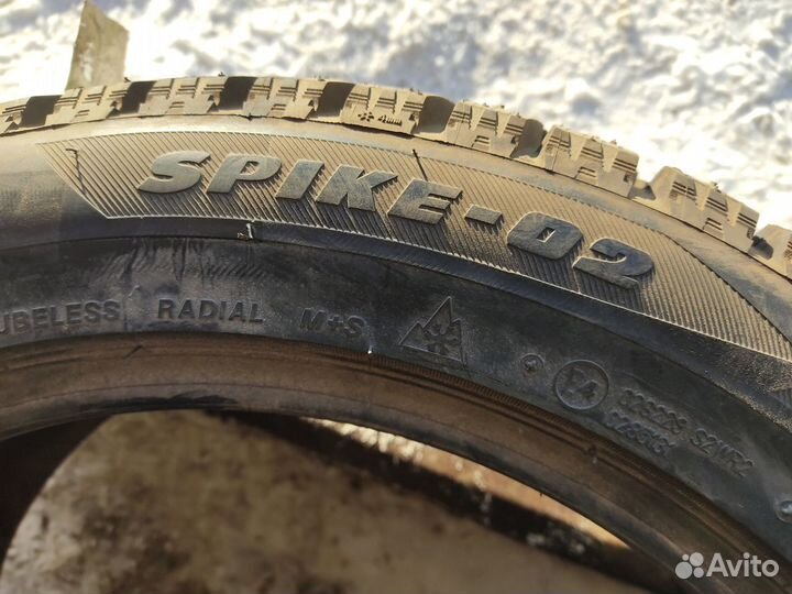 Bridgestone Blizzak Spike-02 225/50 R17 94T