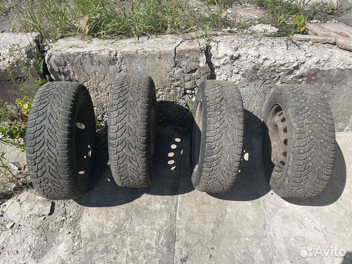 Nokian Tyres Hakkapeliitta 9 185/65 R15 T