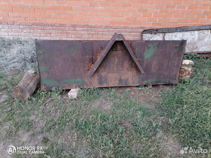 Лопата на трактор