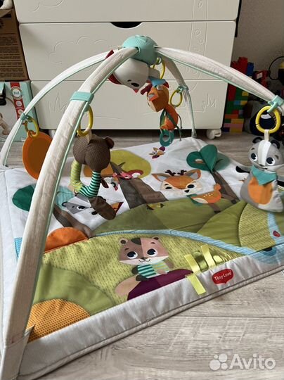 Разаивающий коврик Tiny Love