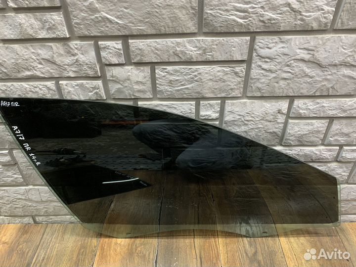 Skoda Octavia A7 Стекло двери передней LH RH