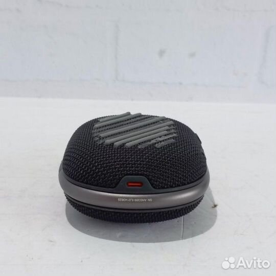 Портативная колонка JBL