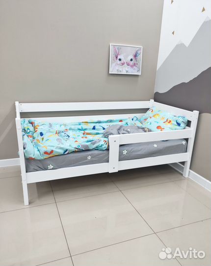 Детская кровать с ящиками домик