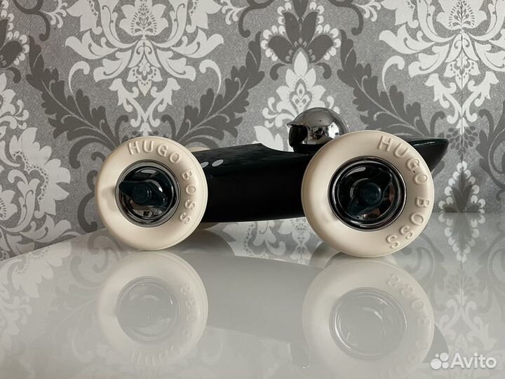 Коллекционная машинка hugo boss