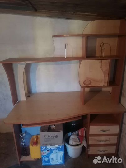 Компьютерный стол