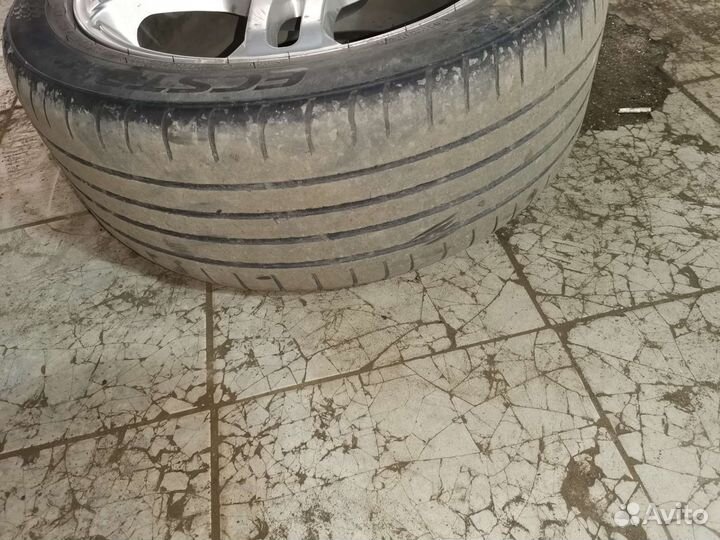 Kumho Ecsta HS51 215/50 R17