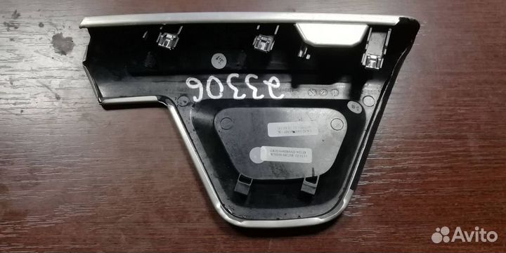 Декоративная накладка торпедо правая Land Rover 4