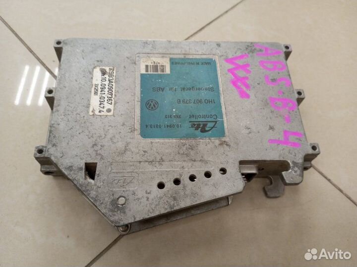 Блок электронный Volkswagen Passat 3A5 ABS 1994