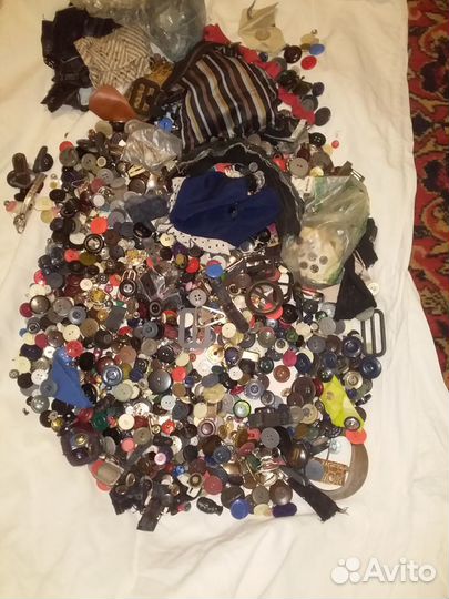 Тем, кто шьёт: пуговицы, фурнитура оптом (3,5 кг)