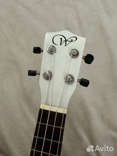 Гитара укулеле