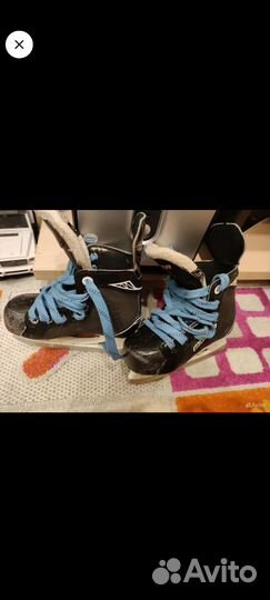 Хоккейные коньки bauer yth10