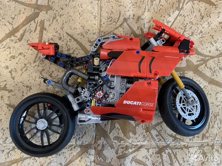 Lego Technic 42107 (в подарок Technic 42036)