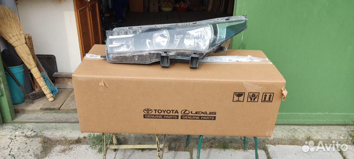Фара toyota corolla 180
