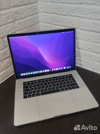 MacBook Pro 2016 Retina Core I7/16гб/Radeon Pro450