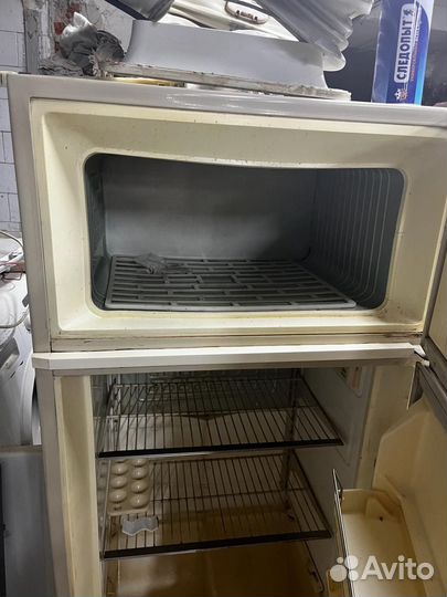 Холодильник юрюзань СССР