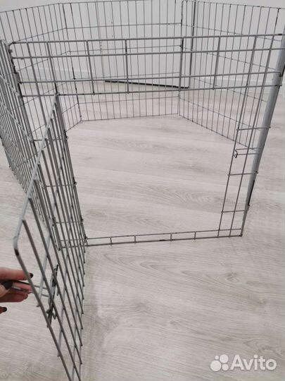 Комбинезоны, дождевик, вольер