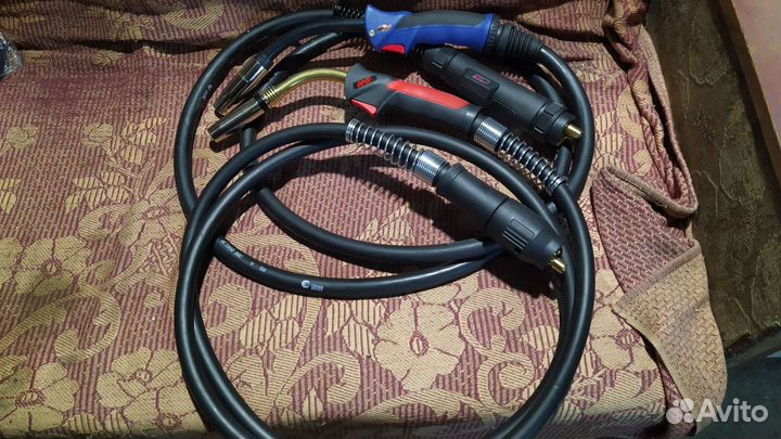 Перчатки сварочные и сварочные горелки