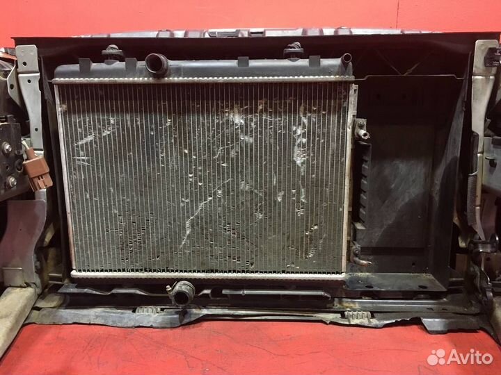 Ноускат Peugeot 308. Передняя часть