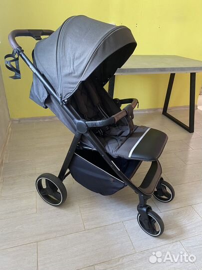 Коляска прогулочная