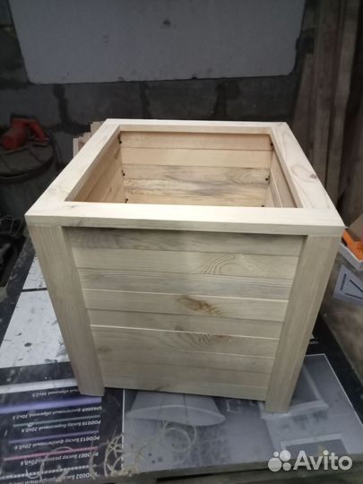 Кашпо деревянное, цветник