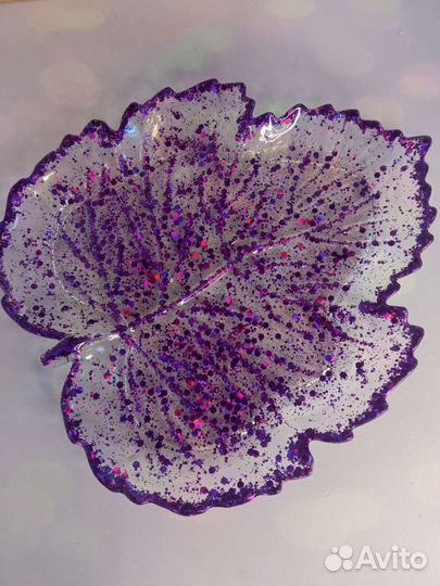 Блюдо листик фиолетовые блестки