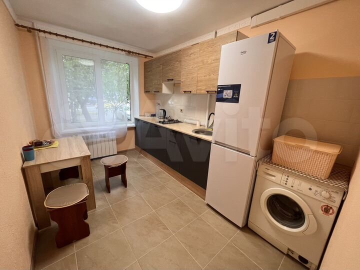 2-к. квартира, 52 м², 1/12 эт.