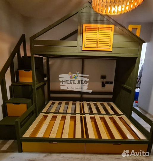 Двухъярусная кровать