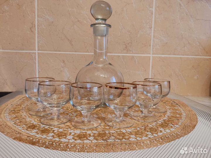 Графин с рюмками
