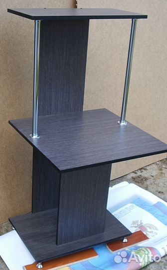 Компактный стол для ноутбука и стационарного пк