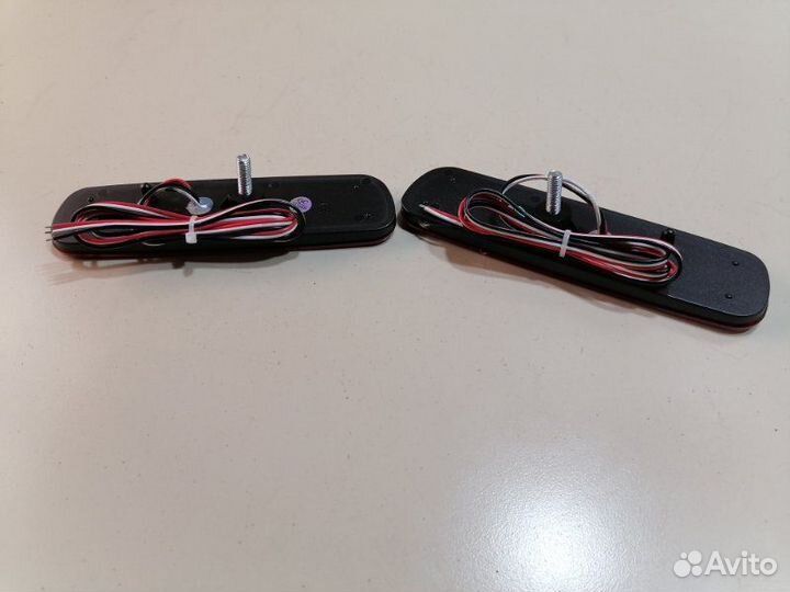 Катафот заднего бампера Toyota Land Cruiser FZJ100