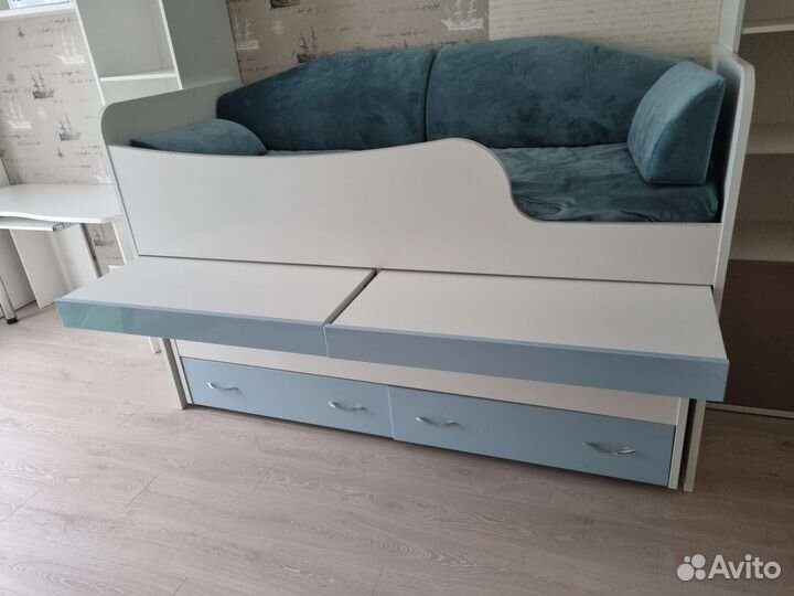 Двухъярусная кровать выдвижная, новая