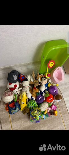 Ванночка для купания, горшок, игрушки, книжки