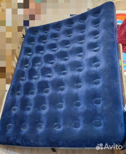 Надувной матрас с насосом 190*150 см