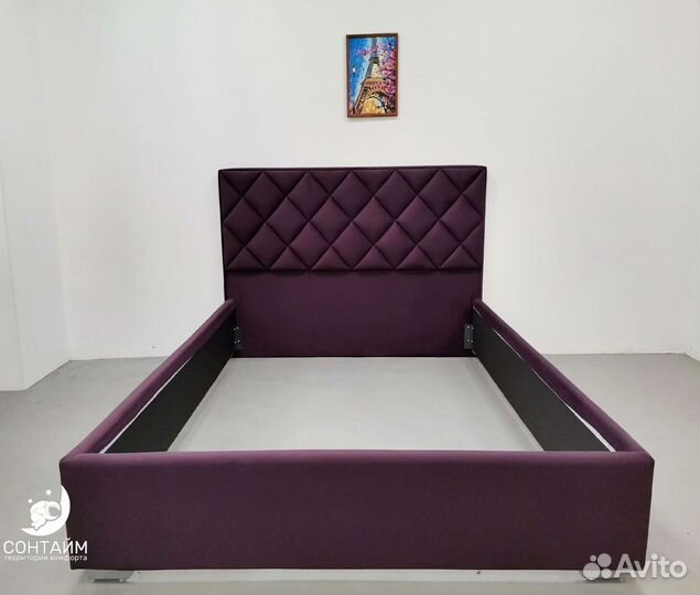 Кровать двуспальная без матраса