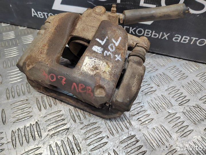 Суппорт передний левый Peugeot 307 хэтчбек 1.6 NFU